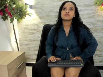 Valeriajlio • latina • 25y • Colombia • public