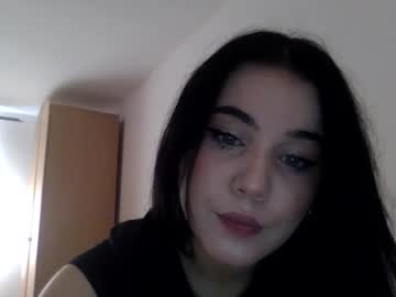 Velinora 19 • usa • 18y • USA • public