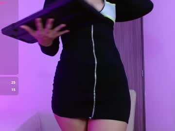 Victoriia Henao  • hairy • 23y • bogota • public