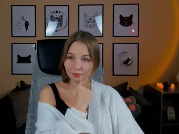 Viviangutierrez • blond • 0y • Poland • public