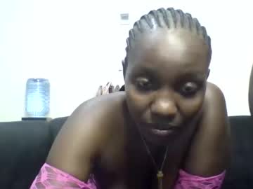 Vvelvet Vixen • fun • 27y • sugar-sweet... freaky as fuck underneath • public