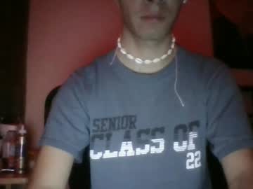 Vvvlipk • gay • 21y • United States • public