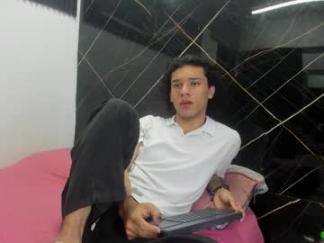 Live cam boy Wallis_, 22 yrs – Hot Gay Cams