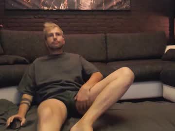 Wubsieonline • gay • 33y • The Netherlands • public