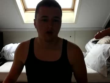 Xander 988 • gay • 22y • Europe • public