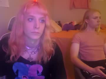 Xxxalicehatchettexxx • petite • 26y • Wonderland • public