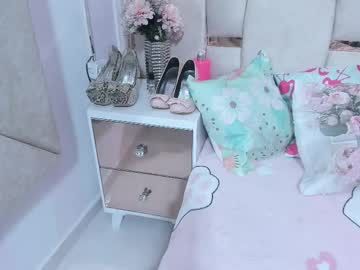 Yeinsoliveros • ebony27y • in you heart  ?? • public