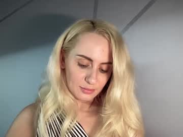 Yezzi06 • natural • 34y • Poland • public