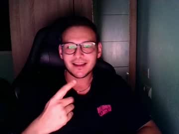 Younromki • bigdick • 26y • Europe • public