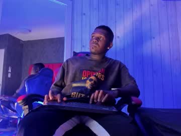 Live cam boy Yovnchimii – Hot Male Cams