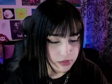 Yuhwa • smoke • 26y • you heart ?(?? ? ? )? ? • public