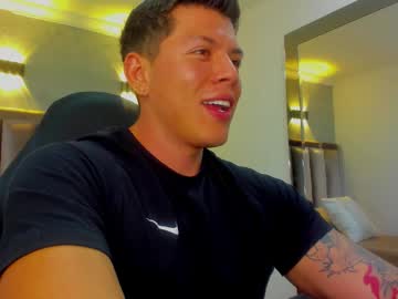 Live cam boy Zacandmarcosmg_, 28 yrs – Hot Male Cams