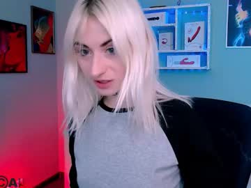 Zaina Kiss • 18 • 19y • city of love • public