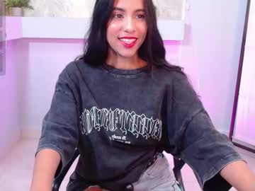 zoe_deluxe - Live Cam Model Online on Ted's Cam Directory