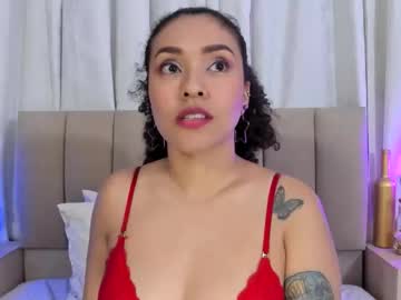 Zoe Gruber • bigass • 30y • Paradise ?? • public