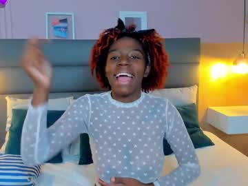 Zoe Novakk • lovense • 24y • Sweet Dreams ? • public