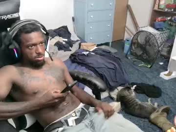 Live cam boy Zoneingout – Hot Male Cams