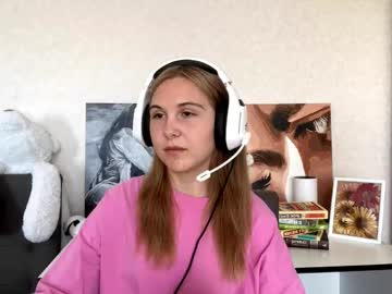 Zoraidamustache • blonde • 18y • your dreem • public