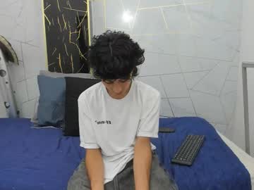 Live cam boy Zoro_v, 19 yrs – Hot Male Cams