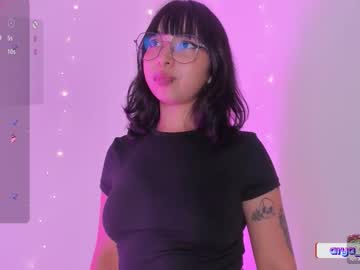 Live cam boy Arya_line, 25 yrs – Hot Male Cams