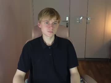 Live cam boy Avenrey, 19 yrs – Hot Male Cams