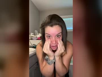 Badlilbreezy live cam preview — hotmilf — age 37