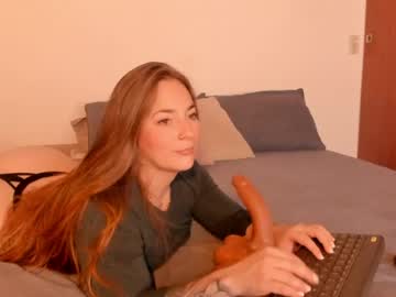 Barbiieroberts live cam preview — deepthroat — age 30
