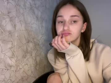 Live Feet Fetish Performer Bralkissy, 21 yrs - Ted's Cam Directory