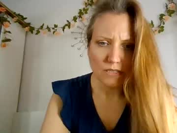Live Milf Candy_cougar82, 43 yrs – Hot Milf Cams