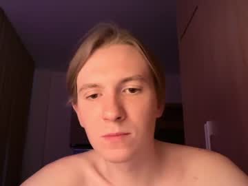 Cinnamonmood live cam preview — twink — age 21