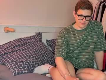 Danielbelow live cam preview — cum — age 25
