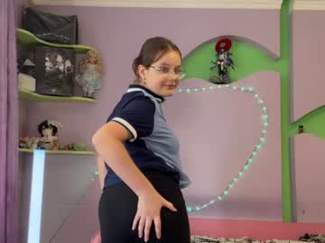 Emilialoures7 live cam preview — HD — new — age 0