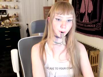 Profile of Eve003300