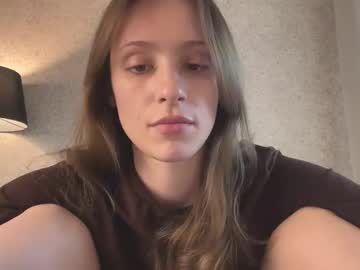 Live Feet Fetish Performer Fflloowweerr, 24 yrs - Ted's Cam Directory