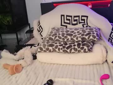 Live Milf Hazeleo – Hot Milf Cams