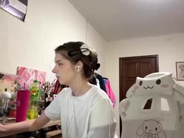 Hazelkomlos live cam preview — HD — new — age 18
