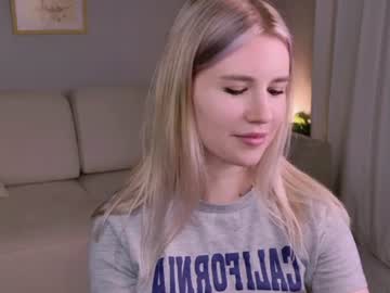 Heycassie live cam preview — HD — teen — age 18