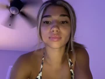 Heylightskn live cam preview — HD — lightskin — age 19