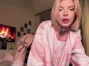 Hotchubently live cam preview — HD — skinny — age 20
