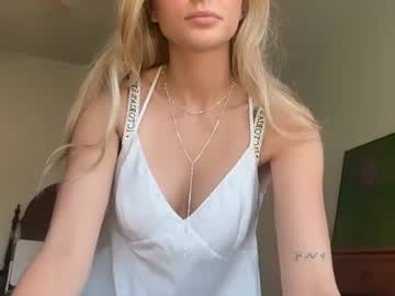Itsquinnn live cam preview — live — HD — new — age 19