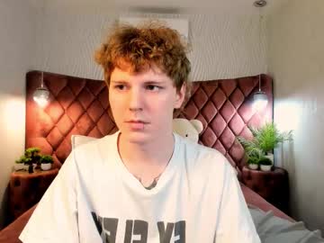 Live cam boy Kevinm1lky, 18 yrs – Hot Male Cams