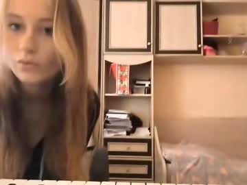 Live cam boy Laraarizzi, 18 yrs – Hot Male Cams