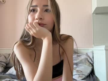 Live Feet Fetish Performer Leilakiss_, 18 yrs - Ted's Cam Directory