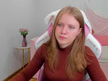 Lilapierce live cam preview — shy — age 22
