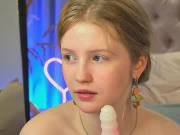 Live cam boy Lilianhoward, 18 yrs – Hot Male Cams