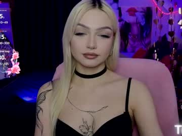 Live Feet Fetish Performer Linalirian, 21 yrs - Ted's Cam Directory