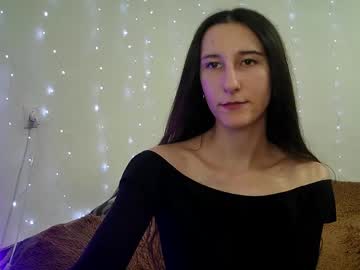 Live Feet Fetish Performer Littleahwitch, 22 yrs - Ted's Cam Directory
