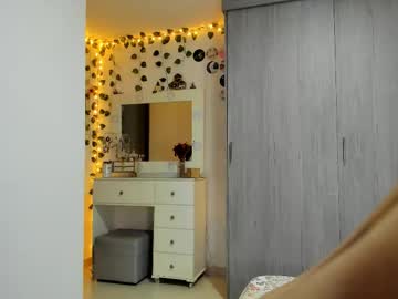 Live Cams Littlemoon18, 22 yrs - Chaturbate Live