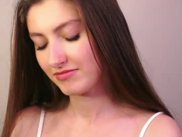 Live Cams Louveniahurry, 18 yrs - Chaturbate Live