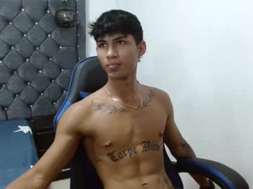 Live cam boy Luka_big18, 18 yrs – Hot Male Cams